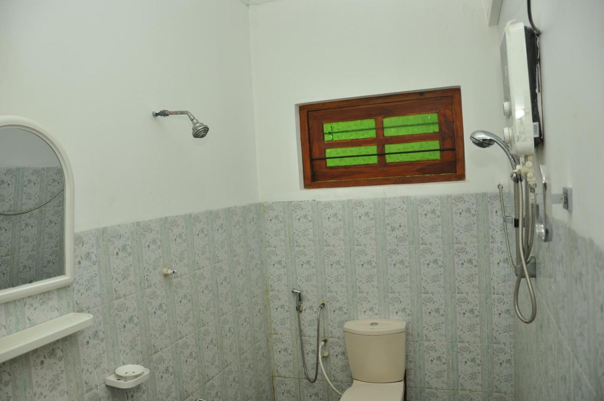 Hotel Sujatha Tourist Rest Dambulla Habitación foto