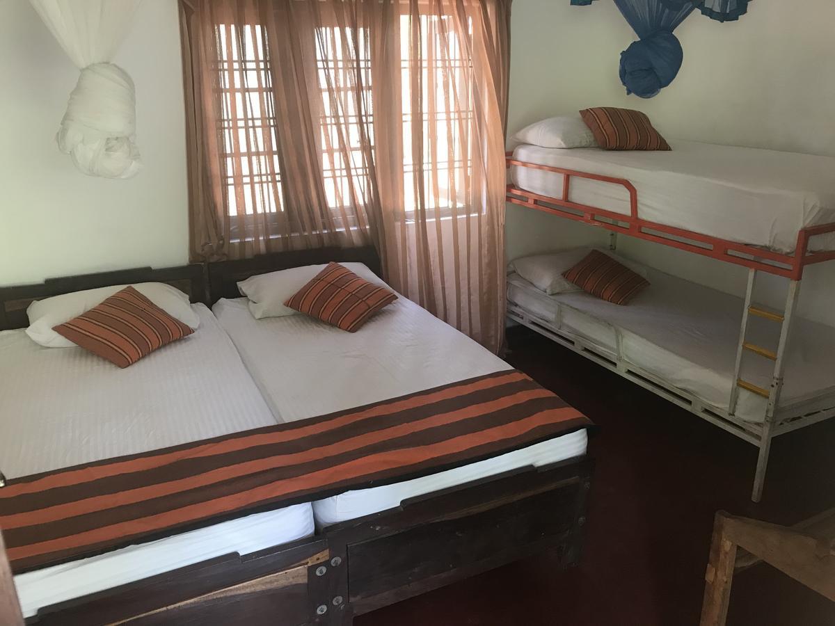 Hotel Sujatha Tourist Rest Dambulla Exterior foto
